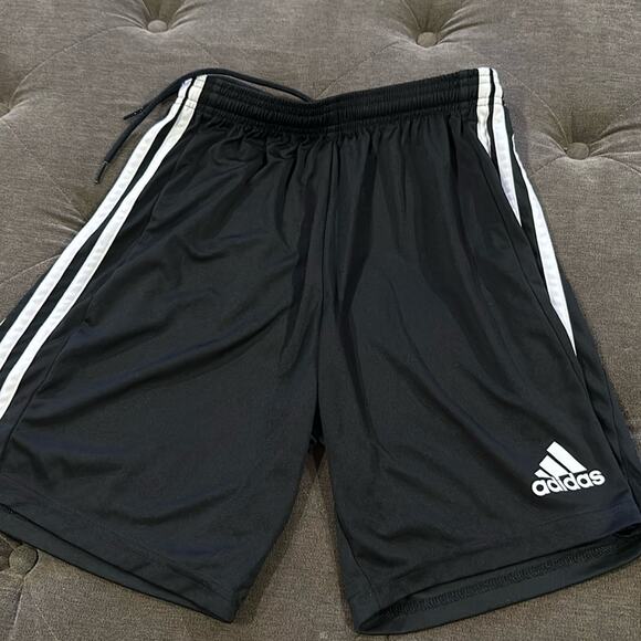 Adidas boys shorts size small - Picture 1 of 2